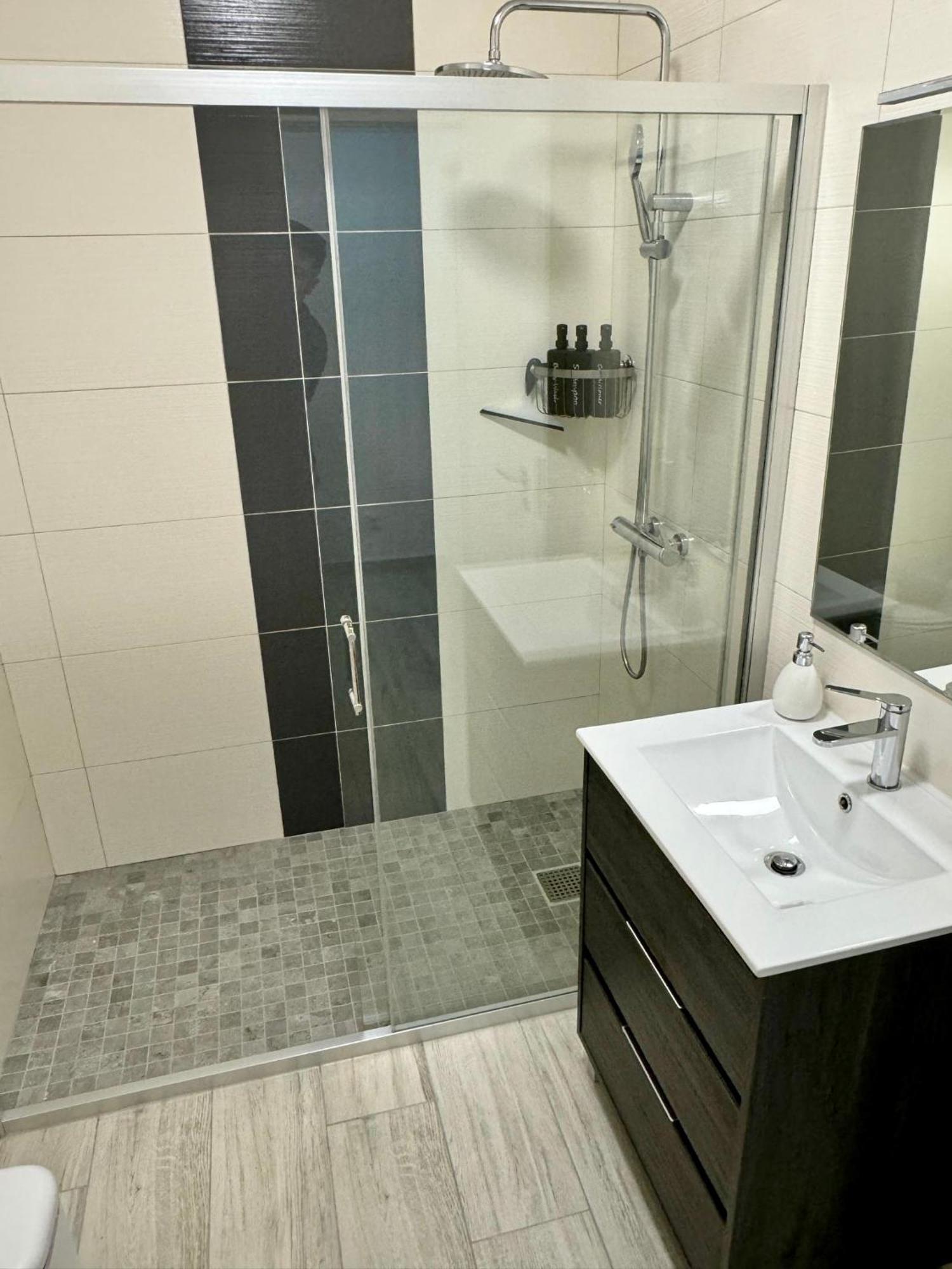 Princess Retreat Beautiful Modern Aprt 2 Min Walk From Quarteira Beach المظهر الخارجي الصورة